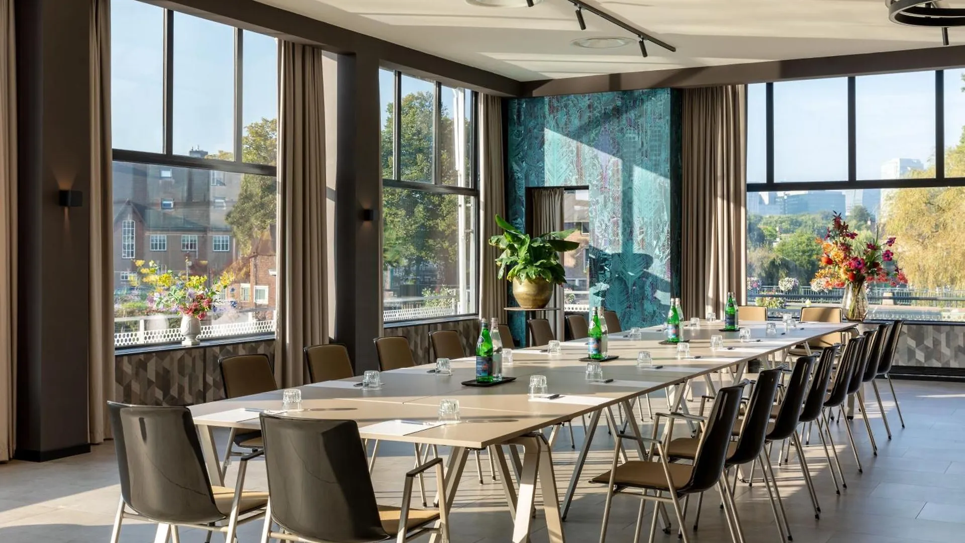 Apollo Hotel Amsterdam, A Tribute Portfolio Hotel