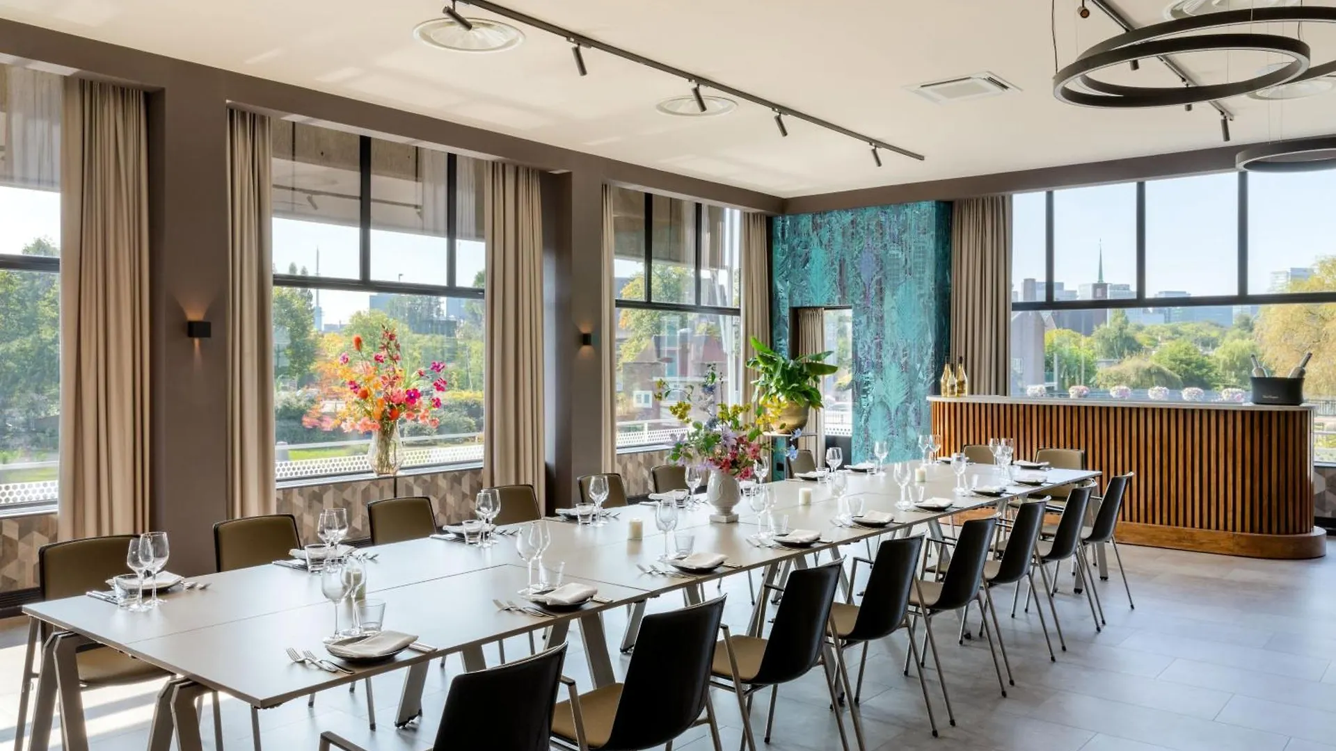 Apollo Hotel Amsterdam, A Tribute Portfolio Hotel  Amsterdam